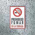  Pegatina impresa sobre vinilo adhesivo PROHIBIDO FUMAR EN LA TERRAZA 07362