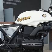 Una Moto Racer BMW K75 decorada con vinilos adhesivos. ¿Alguien da más?