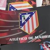 ¿Es posible decorar el panel de control del mueble de tu BARTOP con decoraciones del Atlético de Madrid?