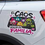 Pegatina El Caos Viaja en Familia | Vinilo Impreso Troquelado para Luneta Trasera  09996