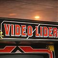  Marquesina Video Leader 4 – Vinilo Adhesivo Personalizado para Máquina Recreativa 010036