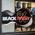  Vinilo Black Friday con efecto neón y forma orgánica - Adhesivo troquelado con orientación izquierda o derecha para escaparates 010027