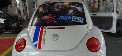 Publicidad en tu coche con vinilos microperforados