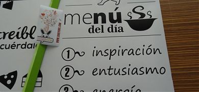 Ideas para decorar un bar, restaurante o cafetería de manera económica con vinilos decorativos