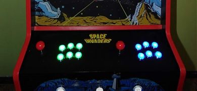 Decoraciones en vinilo adhesivo de SPACE INVADERS para una recreativa arcade con Raspberry Pi 3
