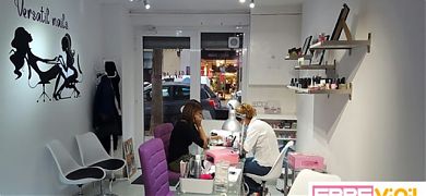 Decoración con vinilos adhesivos para Versatil Nails, Centro de Uñas en Barcelona