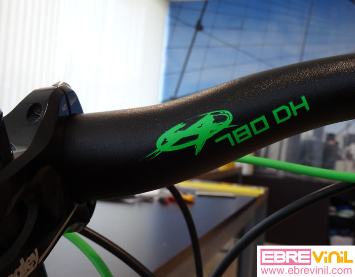 Personaliza tu bicicleta mediante pegatinas, adhesivos y vinilos autoadhesivos