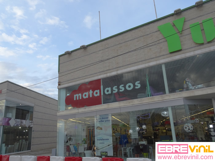 Vinilo adhesivo para decoración de fachadas y escaparates