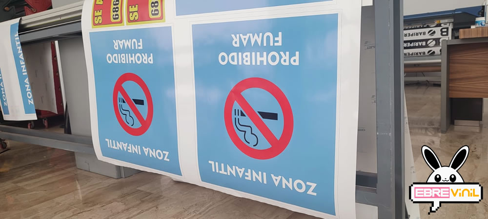 cartel prohibido fumar zona infantil