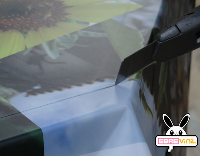 decorar mesa con vinilo adhesivo