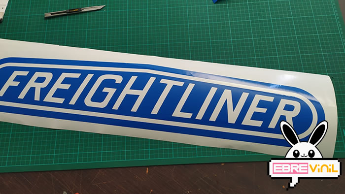 pegatina logotipo freightliner