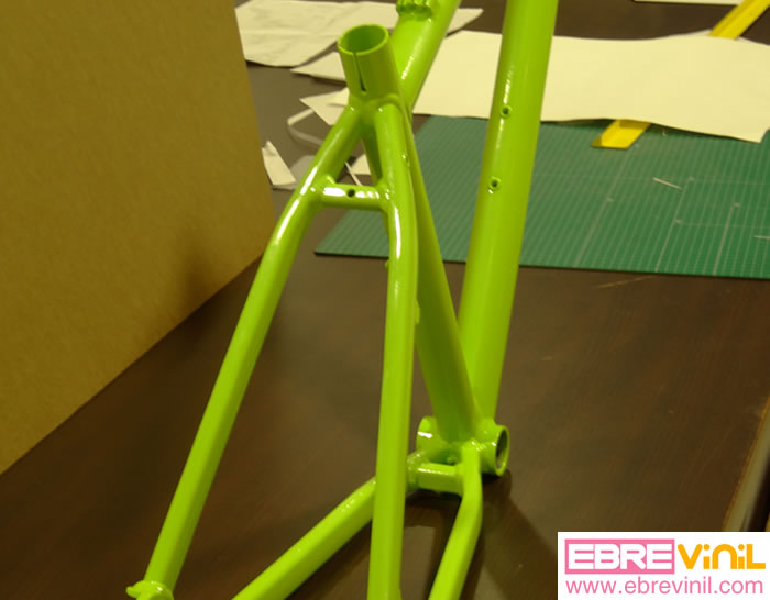 decoración de btt de descenso con adhesivos de vinilo