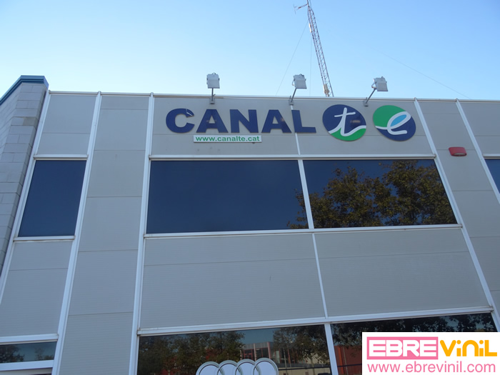 rótulo exterior para una empresa, venta e instalación