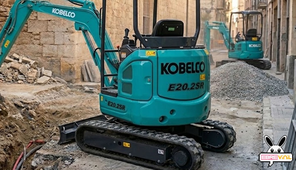 Vinilo adhesivo rótulo E20.2SR integrado en capó de miniexcavadora