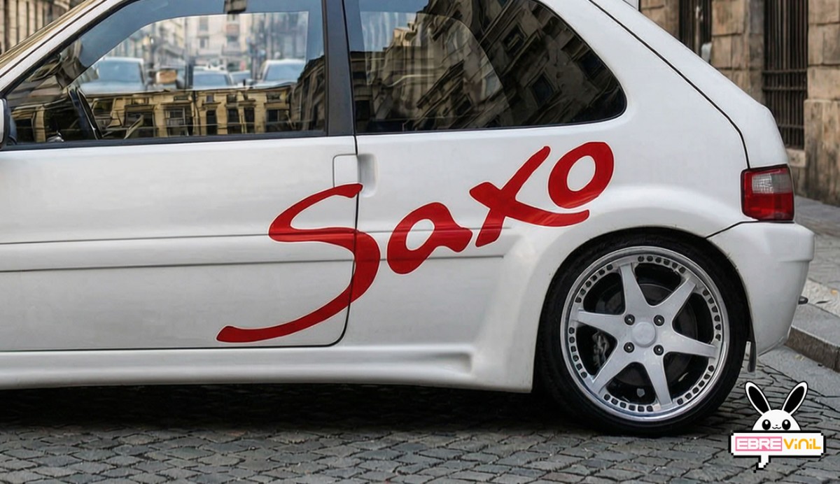 Vinilo adhesivo Saxo Citroën corte digital personalizado en negro mate
