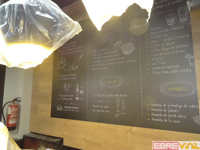 diseño de interior con vinilos adhesivos especial locales de ocio